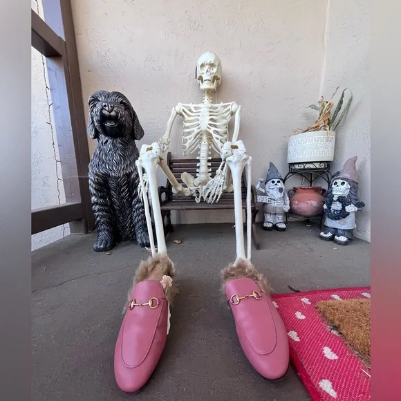 Gucci Pink Leather Fur-Lined Horsebit Mules - Picture 8 of 8